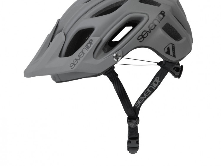 7iDP MTB PROTECTION M2 BOA HELMET